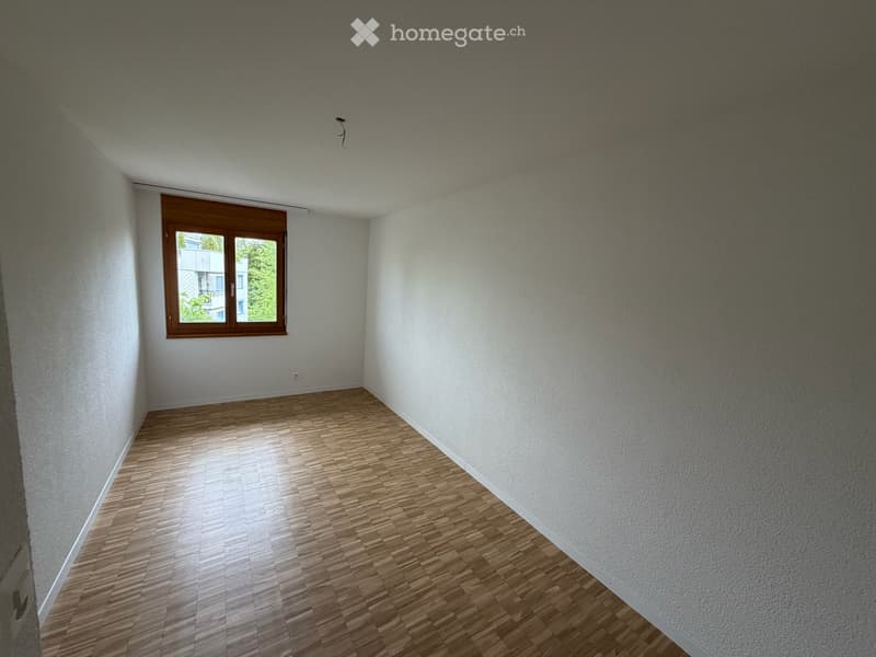 Gemütliche 3.5-Zimmerwohnung in grüner Umgebung (4)