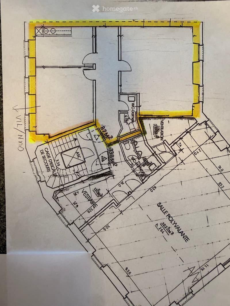 Floor plan of a building showing multiple rooms including a WC-Domes, ventilation area, and staircase labeled 'CASE DESCOURS'.