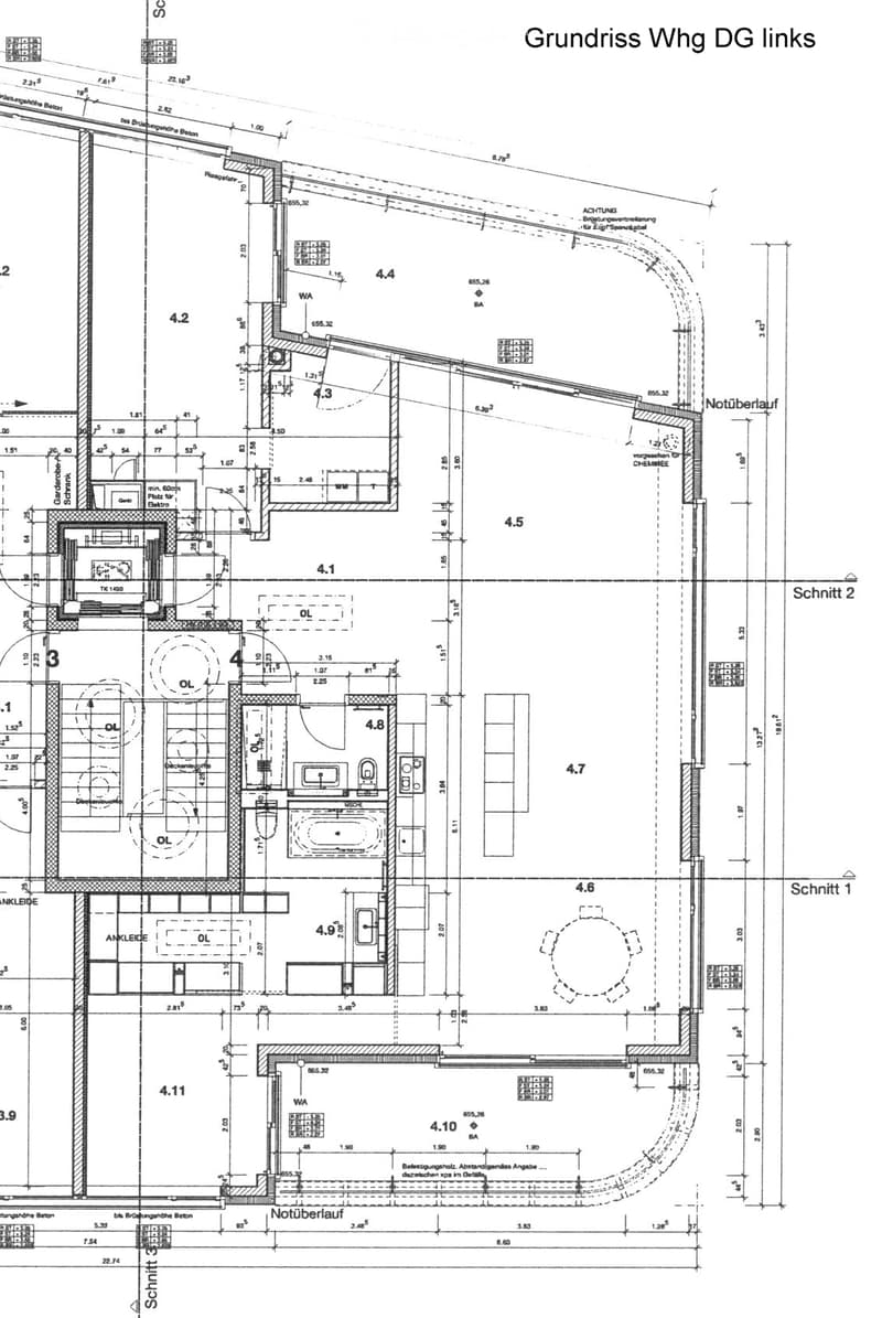 Floor plan of a multi-room apartment with labeled rooms and dimensions, including living areas, bedrooms, bathrooms, and a hallway.