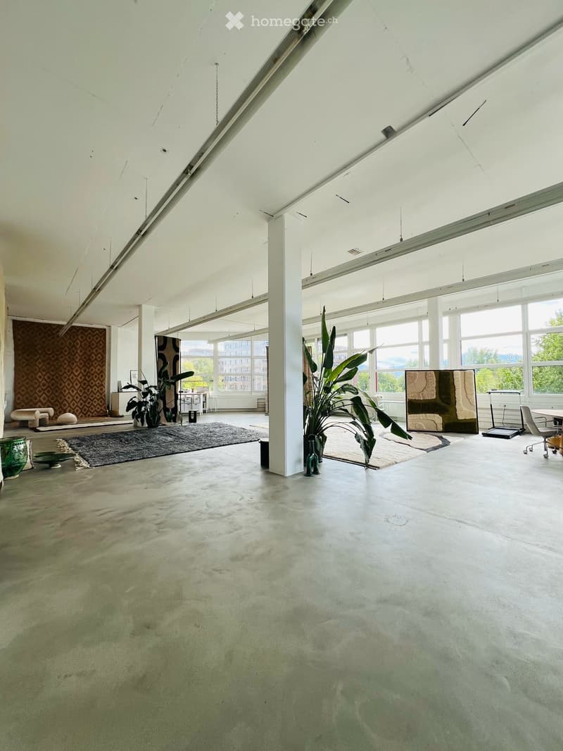 178 m² Gewerbefläche in Cham, 4 m Deckenhöhe, renovierter Betonboden und neue Küche (3)