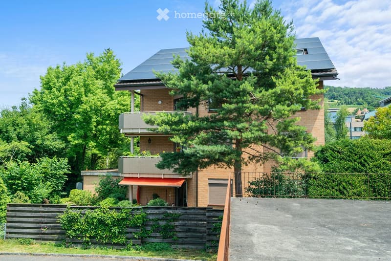 Sonnige, ruhige 5.5-Zimmer-Maisonettewohnung mit Lift im Herzen von Arlesheim (2)