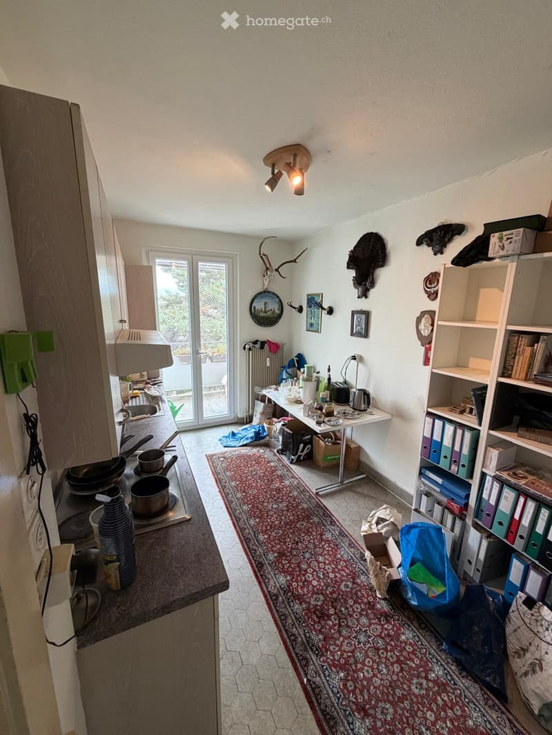 {"type": "Furnished Room", "objects": ["sink", "fridge", "cabinets", "table", "chair", "bookshelf", "fridge", "fridge", "fridge", "fridge", "fridge", "fridge", "fridge", "fridge", "fridge", "fridge", "fridge", "fridge", "fridge", "fridge", "fridge", "frid