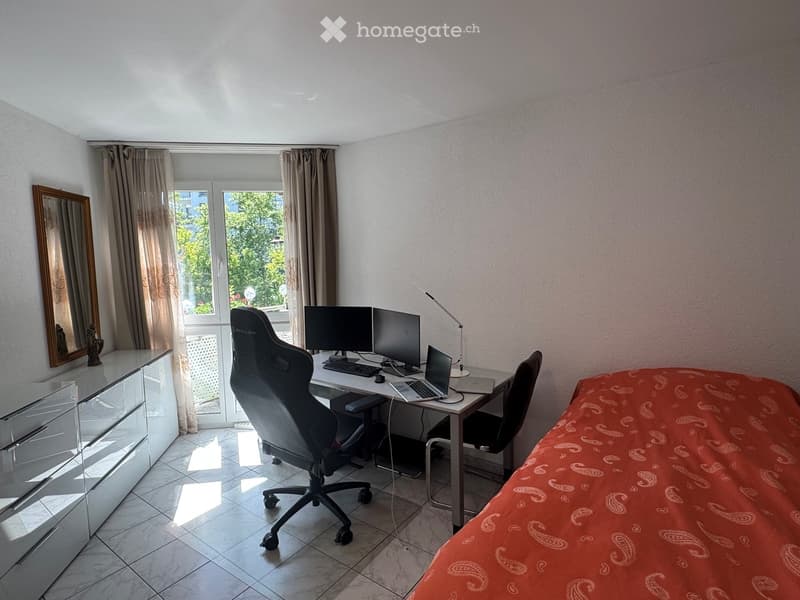 {"type": "Furnished Room", "objects": ["chair", "desk", "laptop", "laptop", "laptop", "laptop", "laptop", "laptop", "laptop", "laptop", "laptop", "laptop", "laptop", "laptop", "laptop", "laptop", "laptop", "laptop", "laptop", "laptop", "laptop", "laptop",