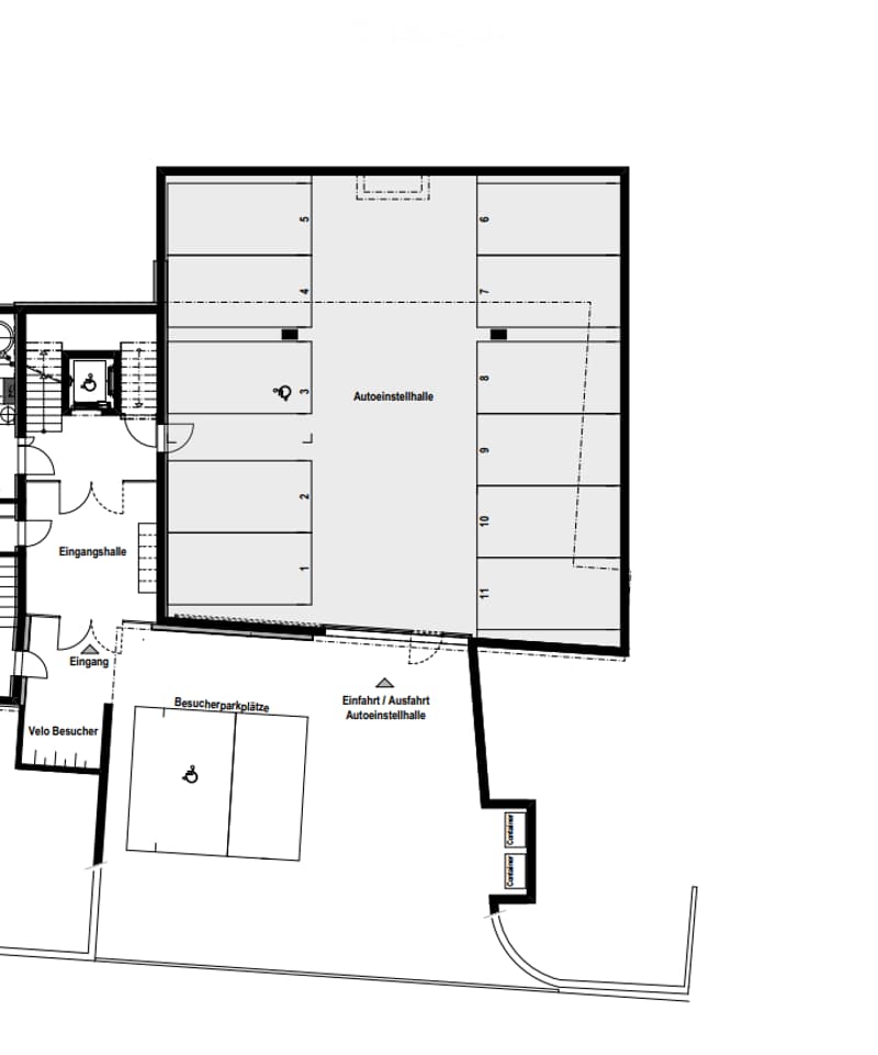 Floor plan of a building with an entrance hall, garage, visitor parking, and bicycle parking area.