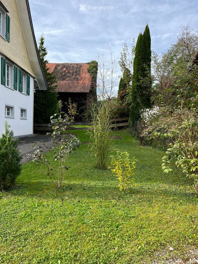 Suchen Sie ein neues schönes Zuhause mit grossem Gartensitzplatz? (3)