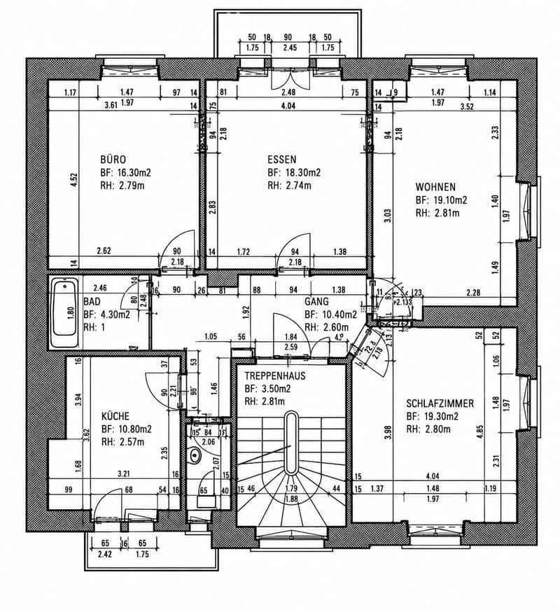 Floor plan showing a layout with labeled rooms including office (BÜRO), dining area (ESSEN), living area (WOHNEN), bathroom (BAD), kitchen (KÜCHE), staircase (TREPPENHAUS), and bedroom (SCHLAFZIMMER). Dimensions and floor heights are indicated.