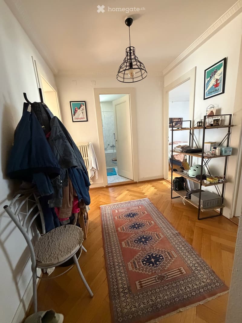 2 pièces à Genève : grande chambre, salon, cuisine équipée et salle de bain + Garage fermé (2)