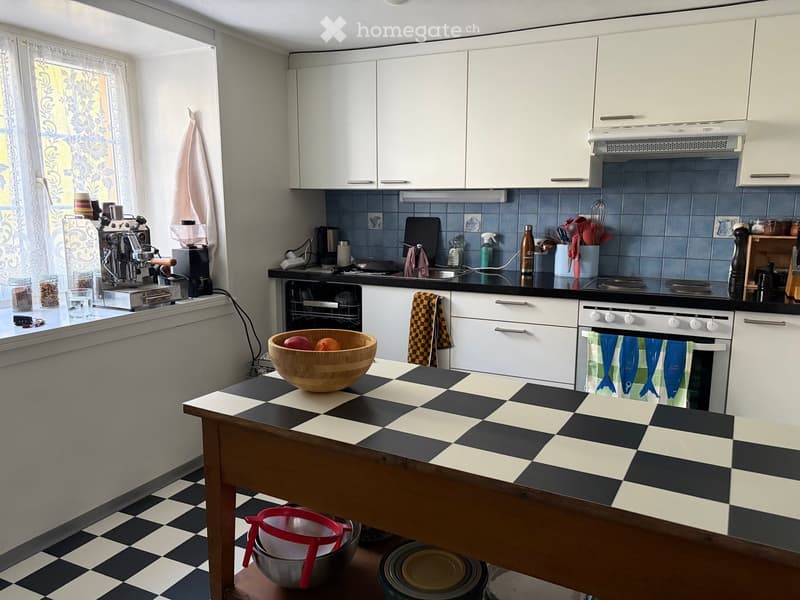 {"type": "Kitchen", "objects": ["coffee machine", "oven", "bowl", "faucet", "cupboard", "table", "oven", "kitchen island", "kitchen sink", "oven", "oven", "oven", "oven", "oven", "oven", "oven", "oven", "oven", "oven", "oven", "oven", "oven", "oven", "ove