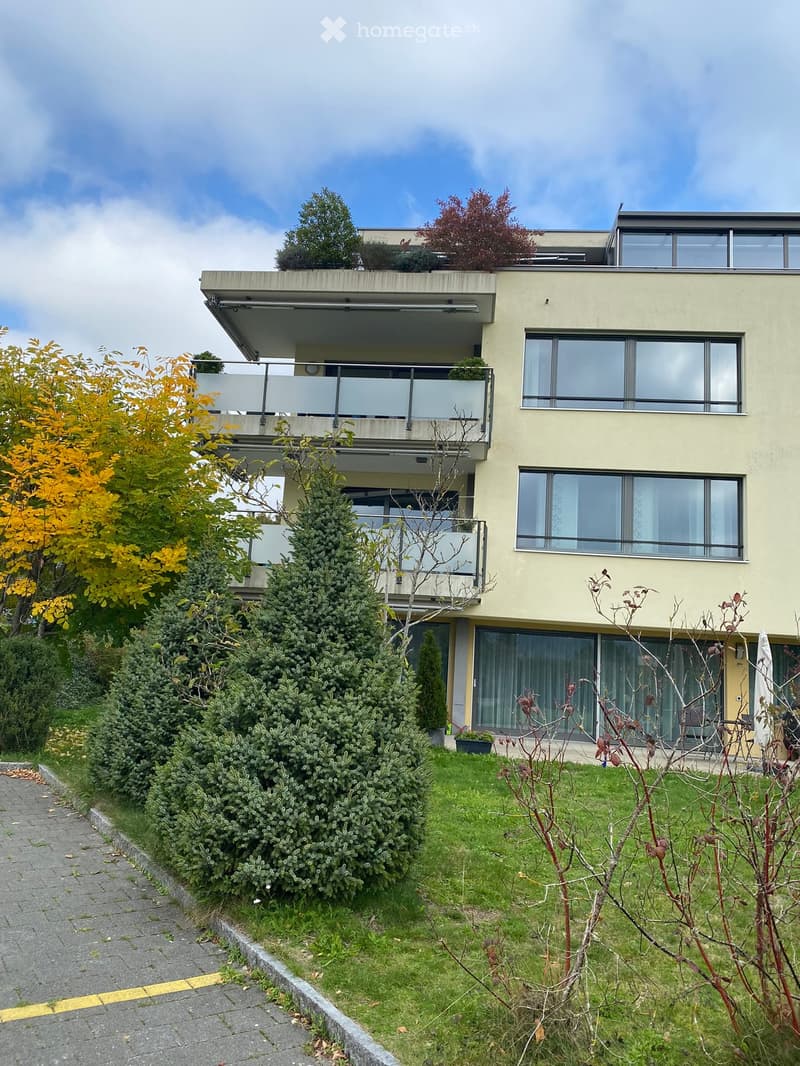 Sonnige, ruhige, grosszügige Wohnung im exklusivem Ausbaustandard am Sonnenberg von Winterthur (2)