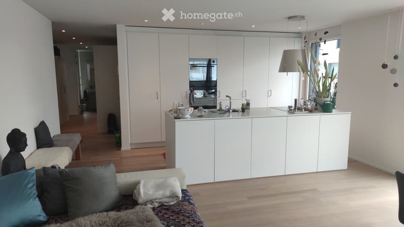 {"type": "Furnished Room", "objects": ["sofa", "bench", "statue", "kitchen island", "sink", "faucet", "faucet", "faucet", "faucet", "faucet", "faucet", "faucet", "faucet", "faucet", "faucet", "faucet", "faucet", "faucet", "faucet", "faucet", "faucet", "fa