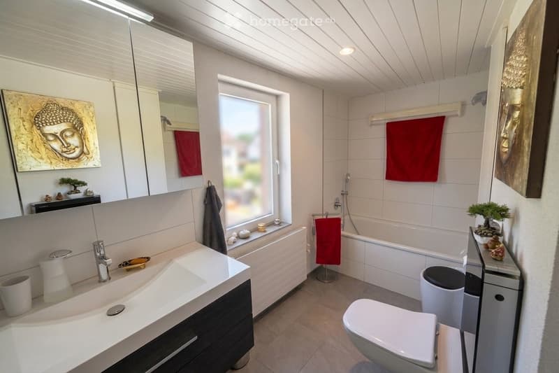 {"type": "Bathroom", "objects": ["sink", "faucet", "toilet", "bathtub", "mirror", "towel", "faucet", "faucet", "faucet", "faucet", "faucet", "faucet", "faucet", "faucet", "faucet", "faucet", "faucet", "faucet", "faucet", "faucet", "faucet", "faucet", "fau