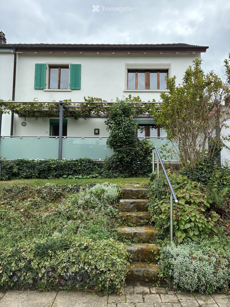 Charmantes 5-Zimmer-Haus mit grossem Garten in ruhigem Familienquartier (14)