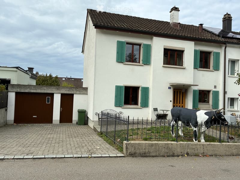 Charmantes 5-Zimmer-Haus mit grossem Garten in ruhigem Familienquartier (2)