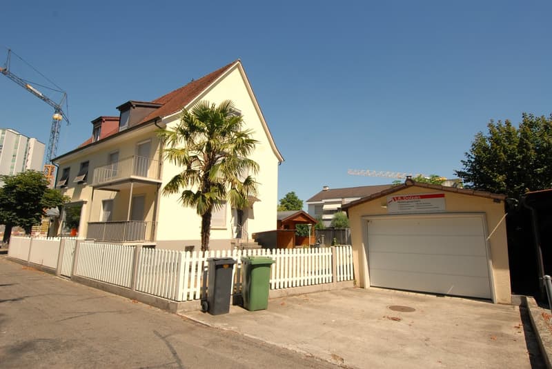Charmantes Einfamilienhaus mit Garten, Chalet & viel Platz in Reinach BL (4)