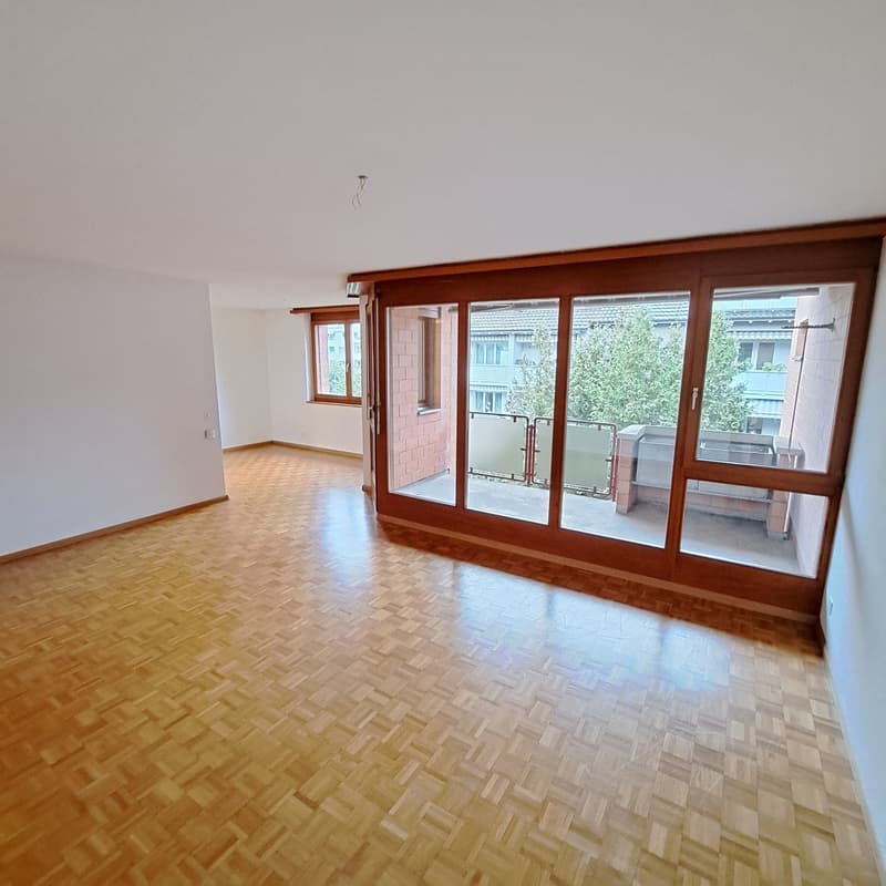 Schöne 3.5-Zimmer-Mietwohnung an zentraler Lage in Pratteln (2)