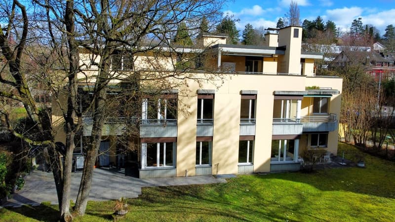 Schöne 4 Zimmerwohnung an exklusiver Lage (2)