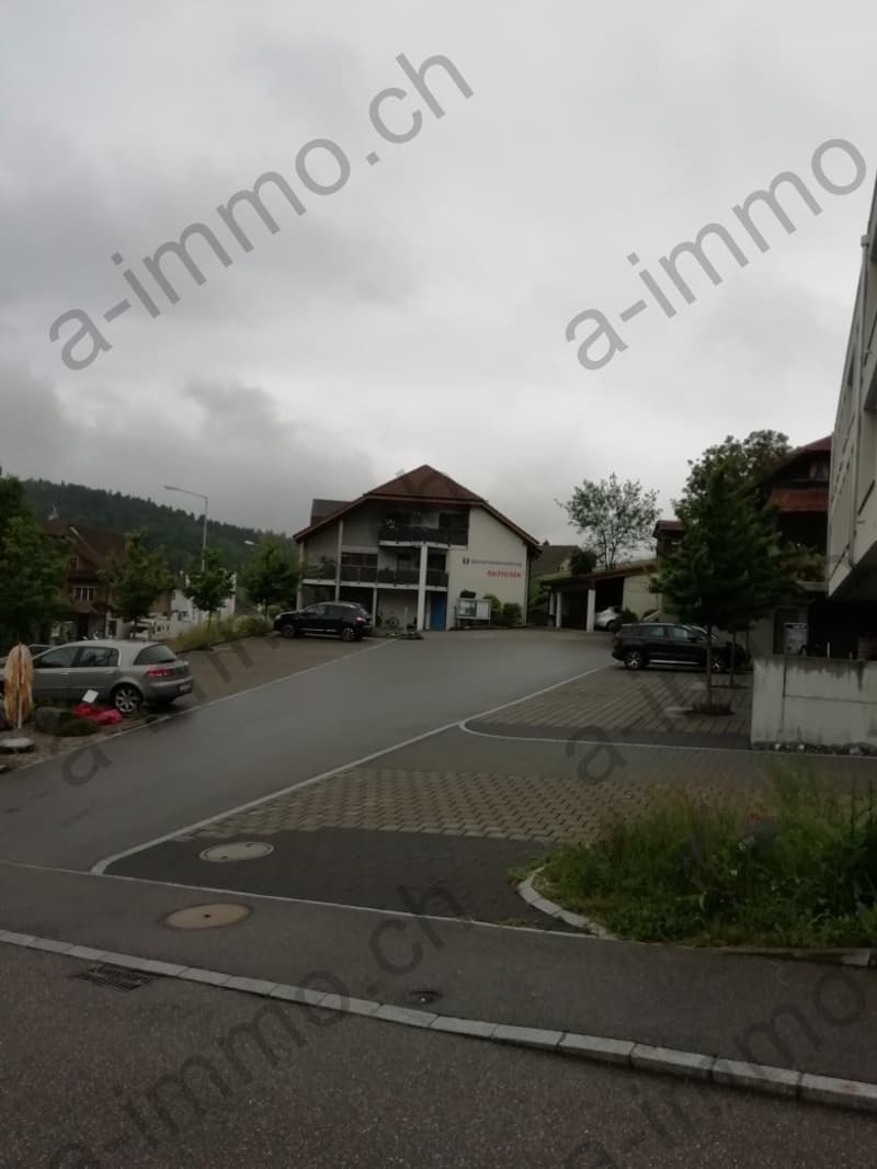 Tiefgaragenparkplatz am Dorfplatz 1 in Grossdietwil zu vermieten (3)