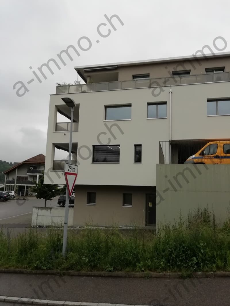 Tiefgaragenparkplatz am Dorfplatz 1 in Grossdietwil zu vermieten (2)