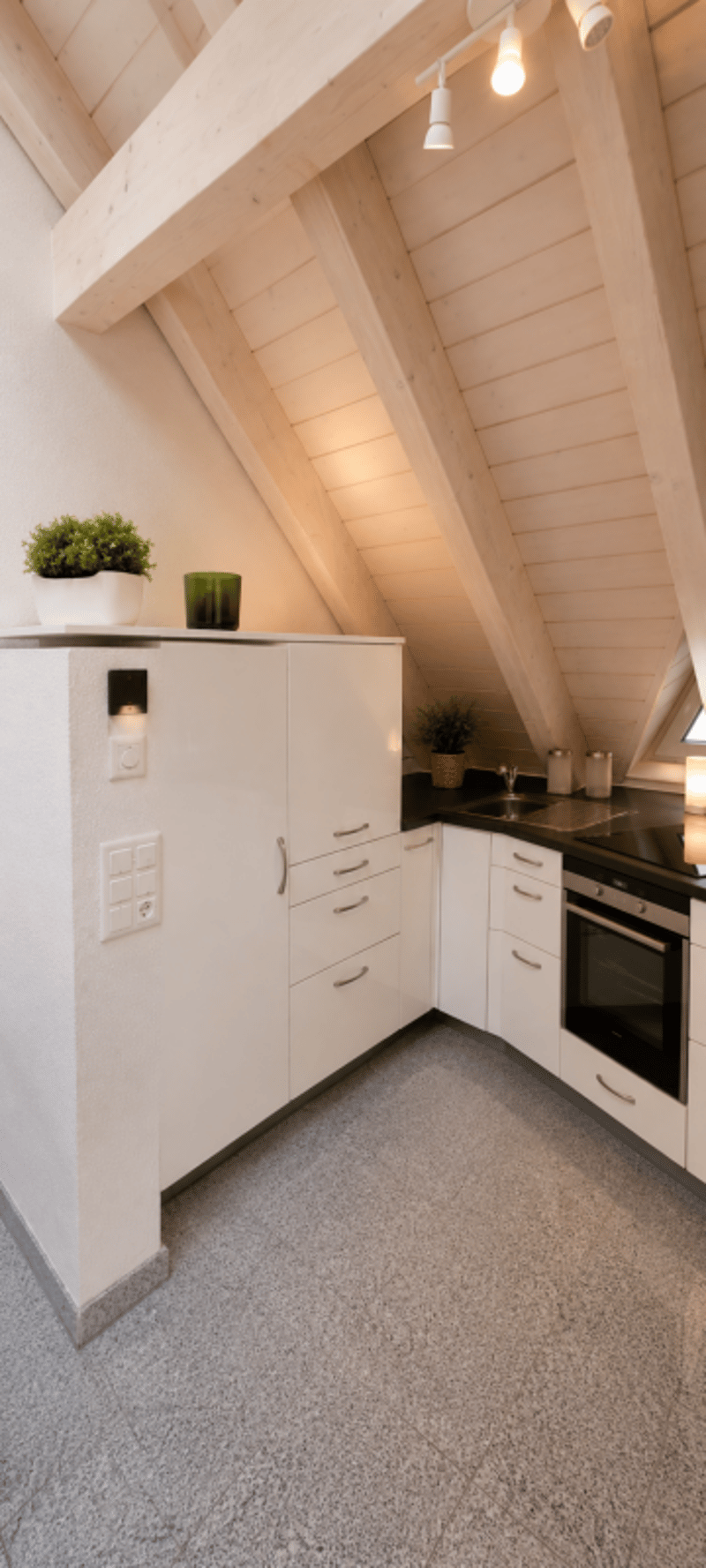 4-Zi. Dachgeschoss-Wohnung - MÖBLIERT (6)