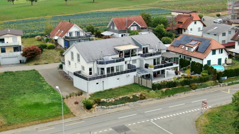 Traumhafte 4.5 Zi.-Whg. in Tennwil mit Seesicht (1)