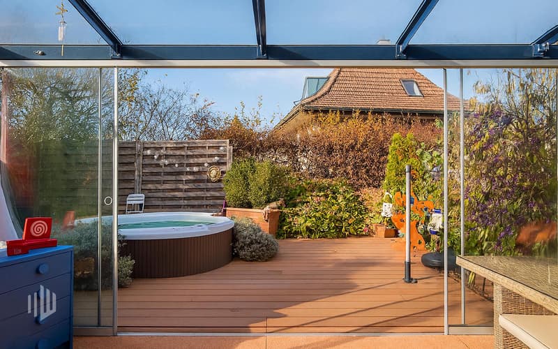 Garten mit Whirlpool
