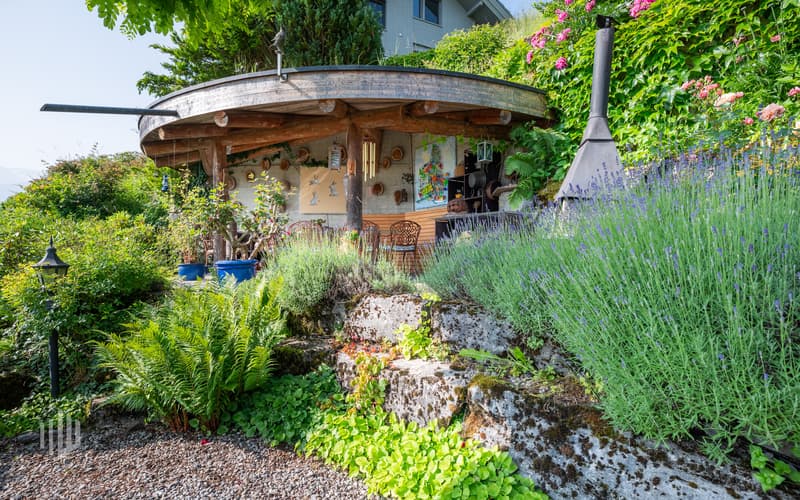 Gartenpavillon im Grünen