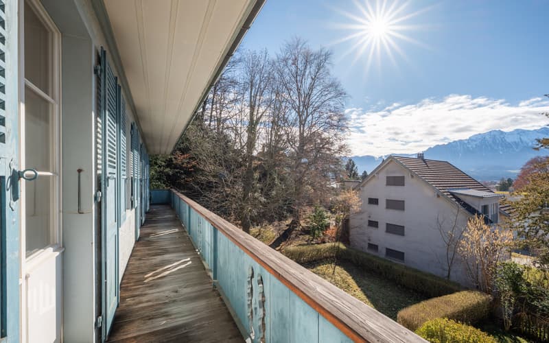 Balkon mit Aussicht au die Berge