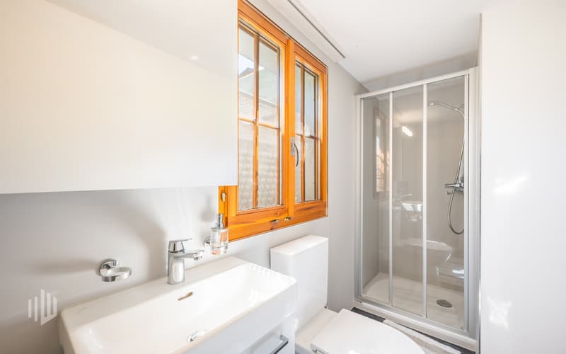 Studio Badezimmer mit Dusche und WC