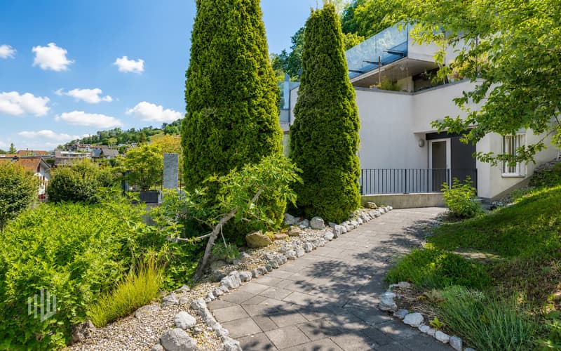 Zugang zur Wohnung über die Aussentreppe auf die Terrasse