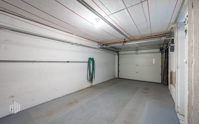Garage mit direktem Zugang ins Haus
