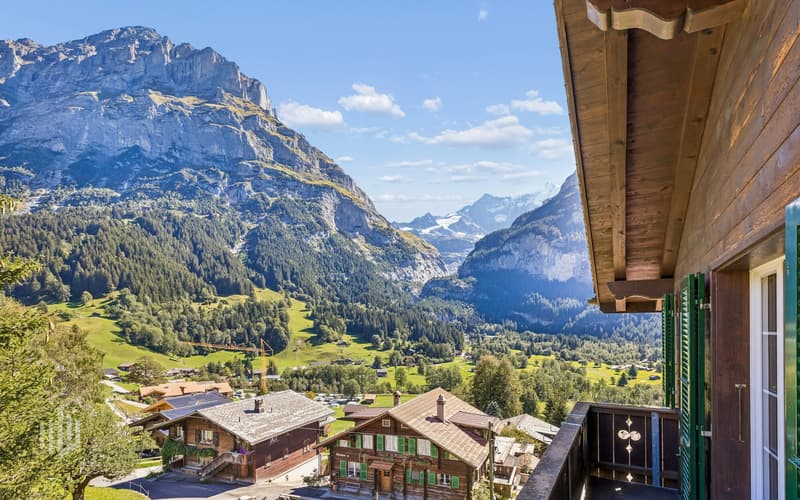 Dachgeschoss mit Sicht auf den Mettenberg
