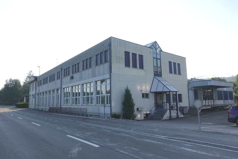 Fabrikationsgebäude mit Wohnung (1)