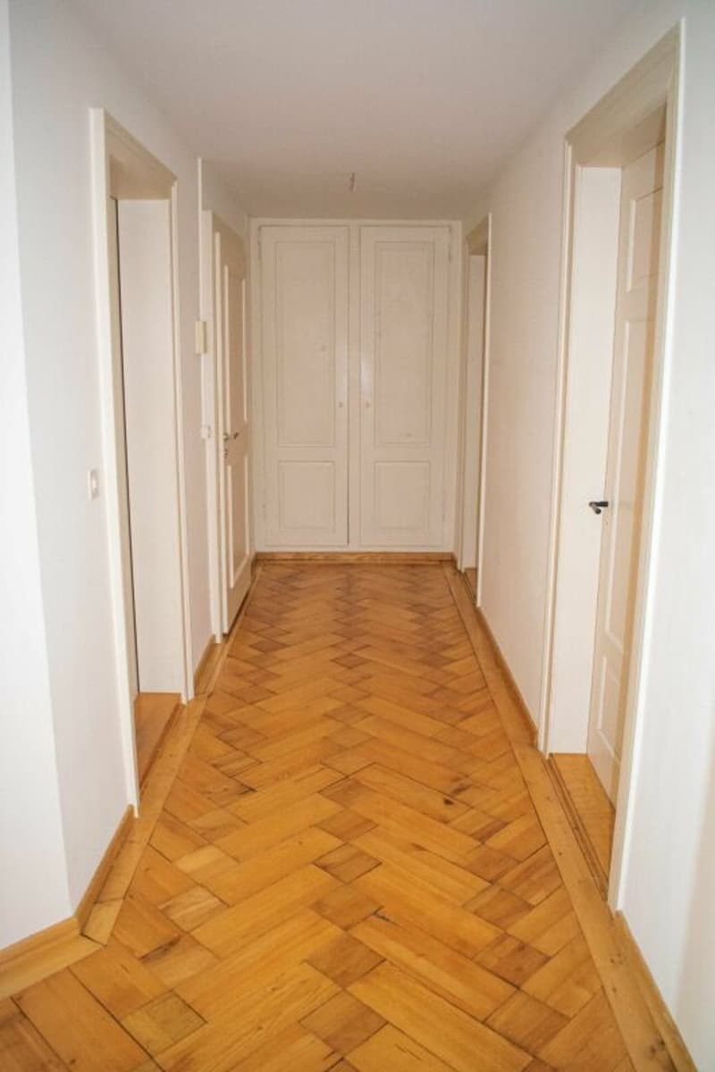 Attraktive Altbauwohnung an ruhiger Lage (2)