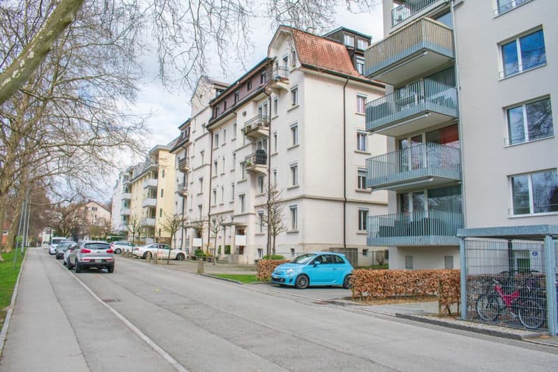 Attraktive Altbauwohnung an ruhiger Lage (10)