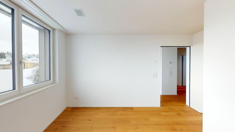 Grosszügige 4.5 Zimmerwohnung an idyllischer Lage (6)