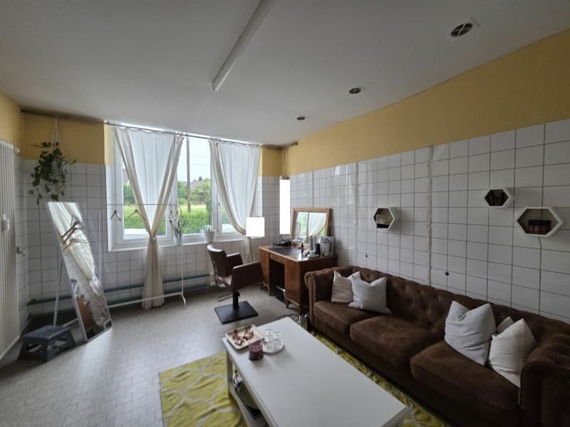 105m2 Raum für Atelier-Freizeit-Lager (2)
