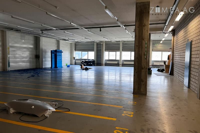Magazzino di produzione con ufficio aggiuntivo (8)