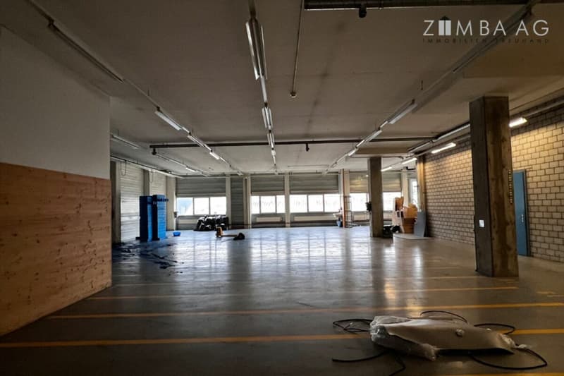 Magazzino di produzione con ufficio aggiuntivo (7)