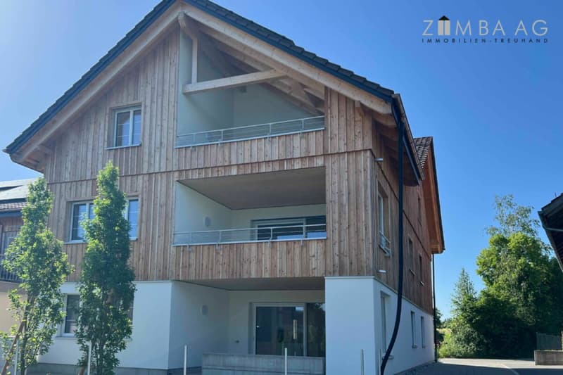 Auf dem Land, im neuen Dreifamilienhaus mit Lift (3)