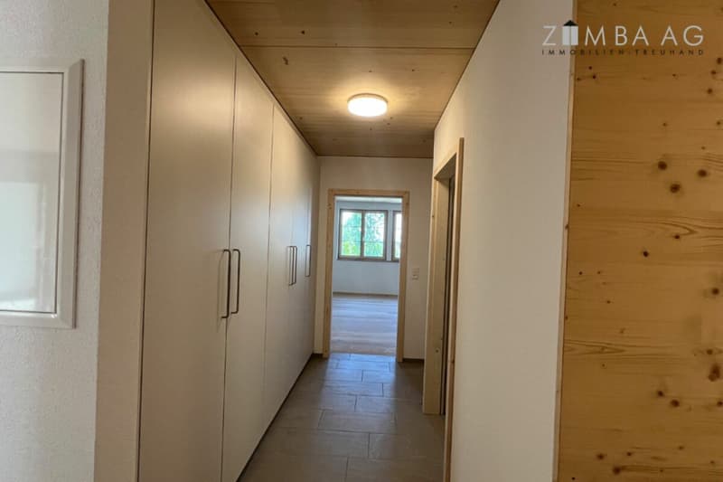 Auf dem Land, im neuen Dreifamilienhaus mit Lift (12)