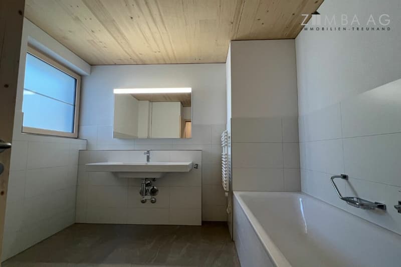 Auf dem Land, im neuen Dreifamilienhaus mit Lift (10)