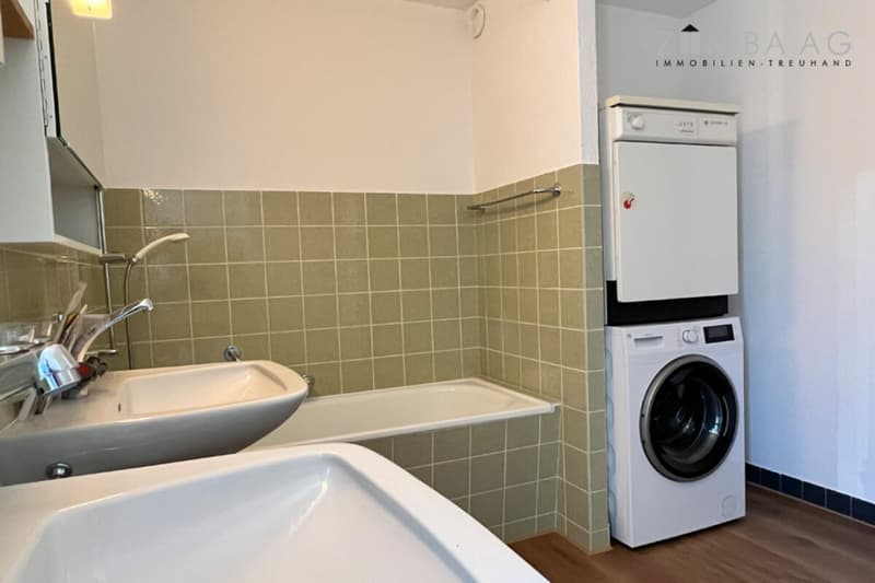 Grosszügig, sehr ruhige Lage, viel Sonne, grosser Balkon, WM/Tumbler (21)