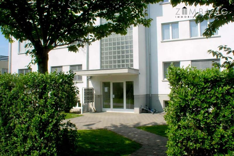 ZENTRAL, bei Schulen, Einkauf + Sport (3)