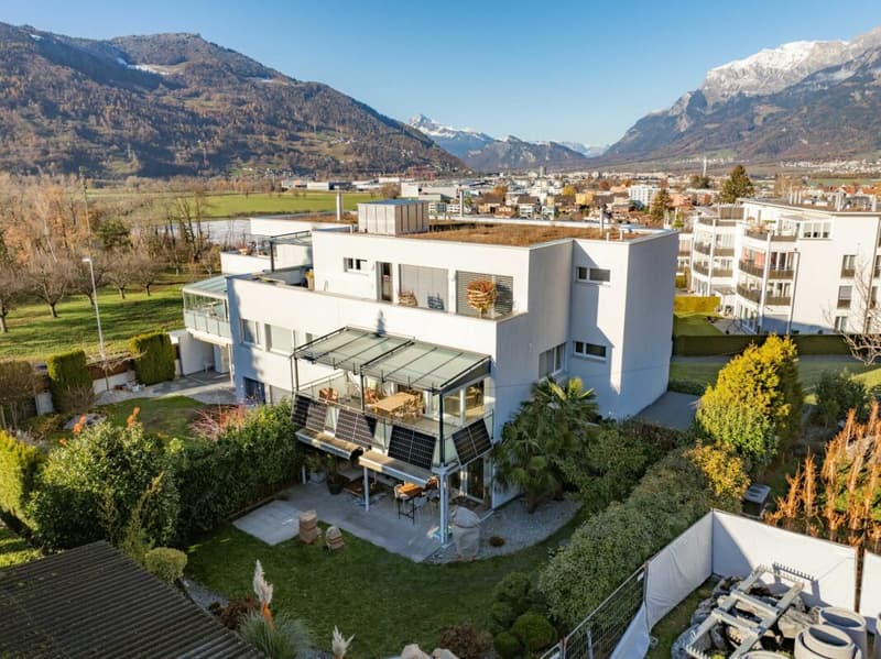 Grosszügige 5.5 Zimmer-Wohnung mit Bergsicht