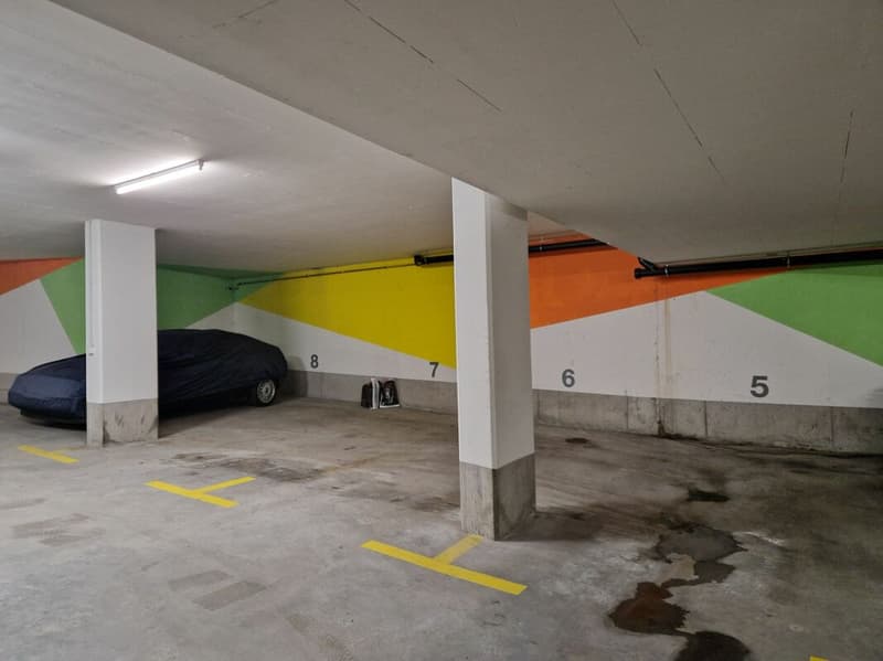 Parking space in Mels basement garage (2)