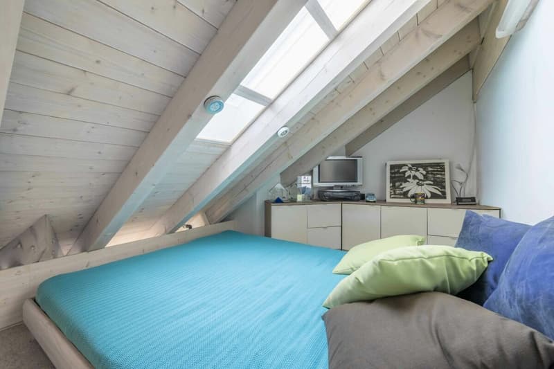 Gästebett oberhalb des Ankleidezimmers