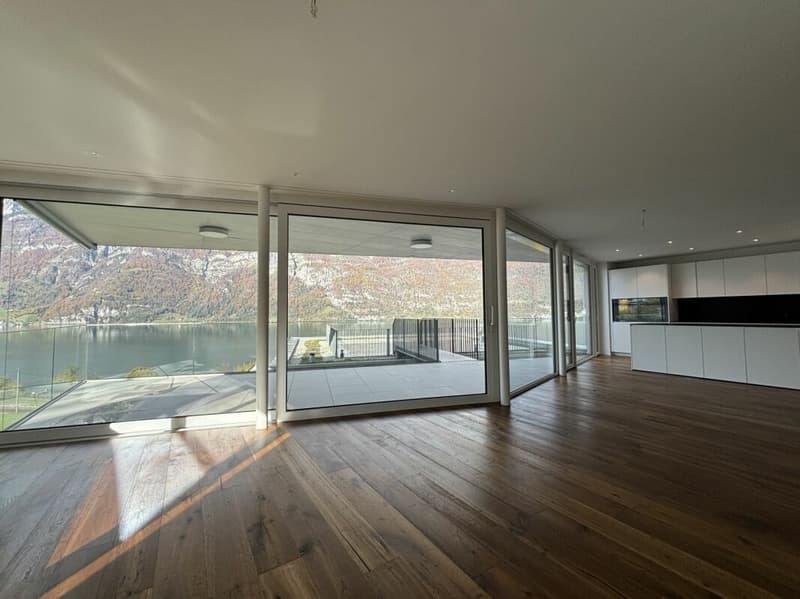 Exklusive 5.5 Zimmer-Terrassenwohnung mit Blick auf den Walensee (7)
