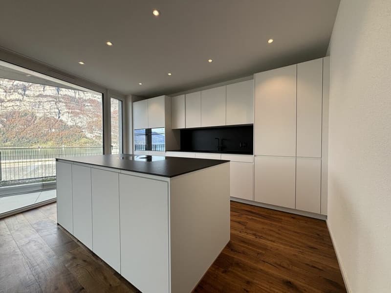 Exklusive 5.5 Zimmer-Terrassenwohnung mit Blick auf den Walensee (4)