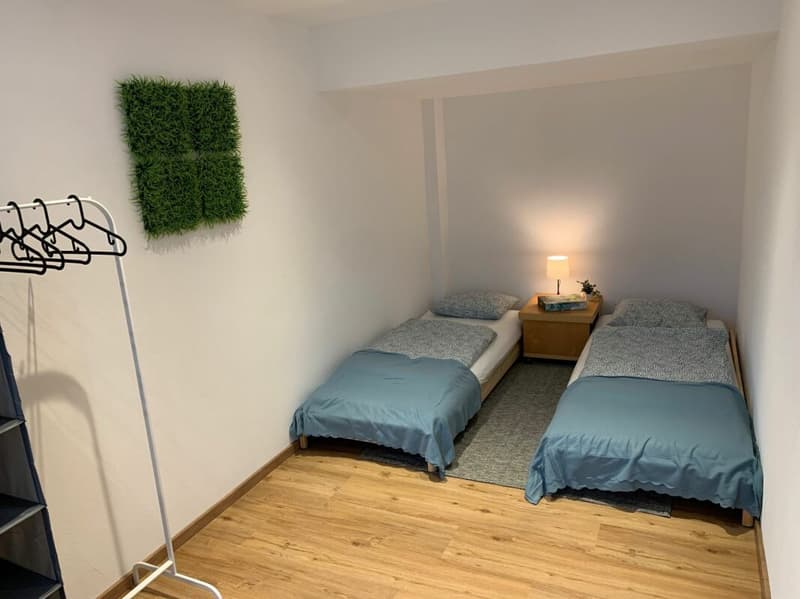 Charmantes 3.5 Zi.-Ferienhaus mit Bergsicht & Garten - nah am Golfplatz (14)