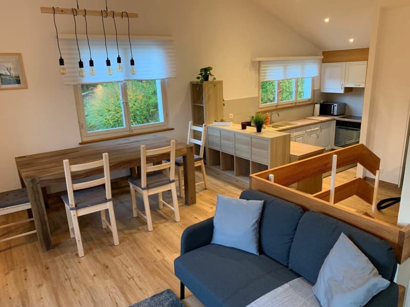 Charmantes 3.5 Zi.-Ferienhaus mit Bergsicht & Garten - nah am Golfplatz (6)